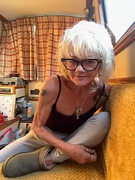 ladyboatlady online show from 2, 10, 2025