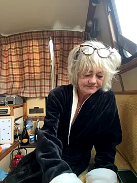 ladyboatlady online show from 5, 10, 2025