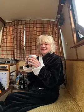 ladyboatlady online show from 4, 10, 2025