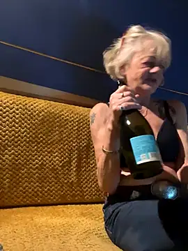 ladyboatlady online show from 1, 12, 2025