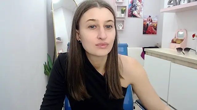 Snapshot of muriel_elvin chatting on 7, 10, 2025 muriel elvin online show from 7, 10, 2025