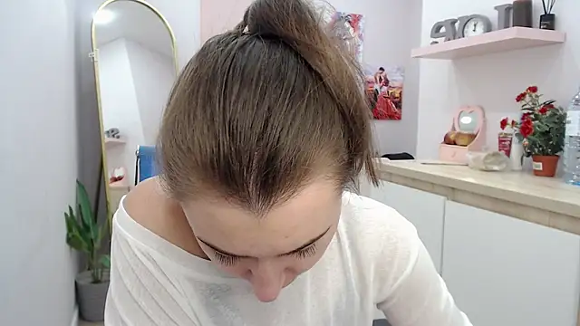 Snapshot of muriel_elvin chatting on 10, 10, 2025 muriel elvin online show from 10, 10, 2025