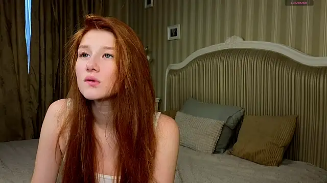 Juuulia  online show from 18, 9, 2025