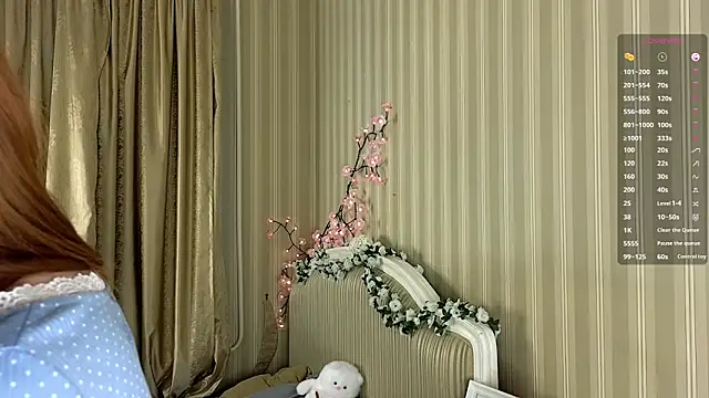 Juuulia  online show from 3, 2, 2026