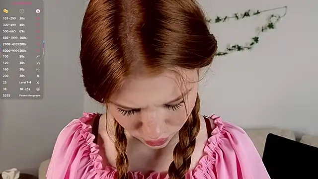 Juuulia  online show from 18, 7, 2026