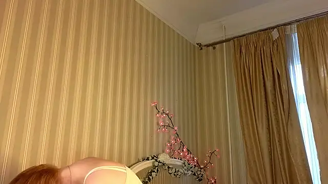 Juuulia  online show from 10, 5, 2026