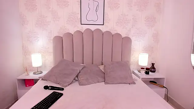 ShaynaHosk online show from 1, 10, 2025