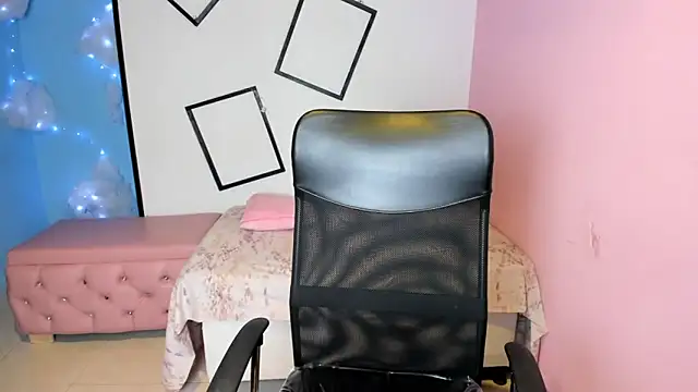 paula miler1 online show from 10, 10, 2025