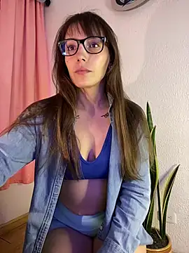 Snapshot of paula_miler1 chatting on 17, 7, 2026 paula miler1 online show from 17, 7, 2026