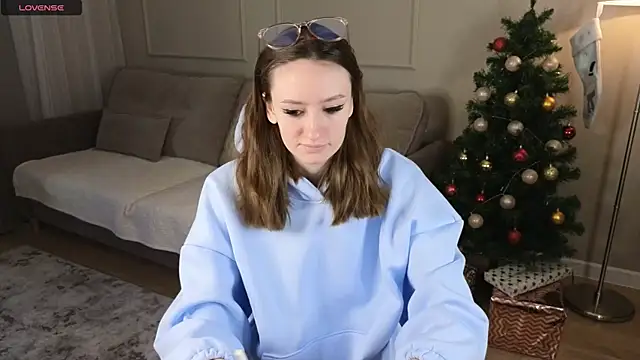 cutienaughtygirl online show from 14, 1, 2026