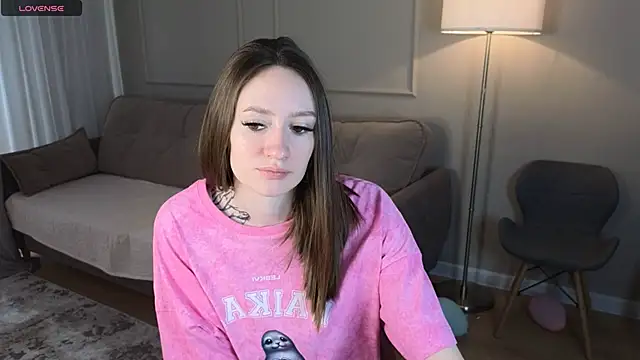 cutienaughtygirl online show from 4, 4, 2026