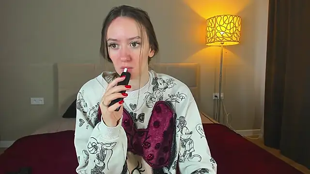cutienaughtygirl online show from 4, 5, 2026