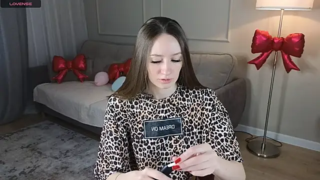 cutienaughtygirl online show from 10, 3, 2026