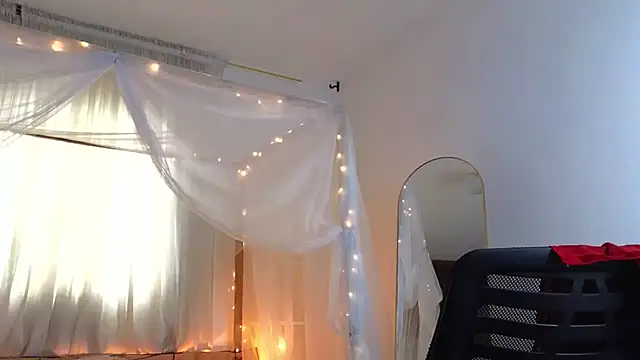 loreaniss online show from 8, 10, 2025