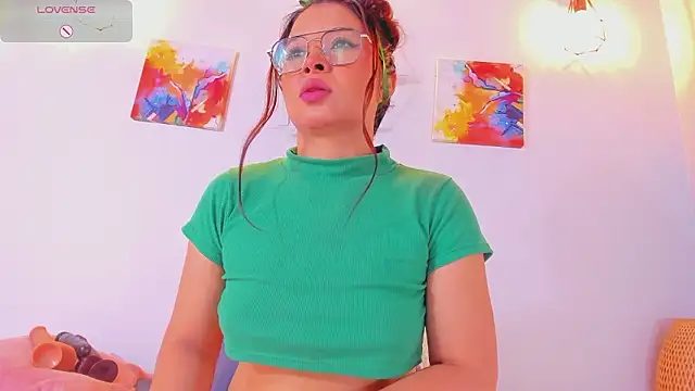 Karlaliones69 online show from 10, 3, 2026