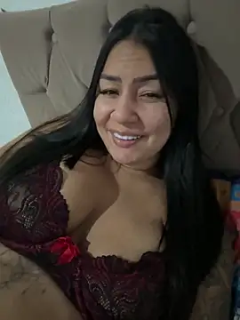 julianamascarada online show from 29, 4, 2026