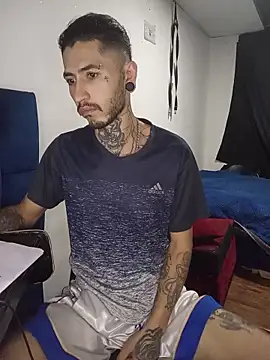 Snapshot of Tattoboy19cm chatting on 7, 7, 2026 Tattoboy19cm online show from 7, 7, 2026