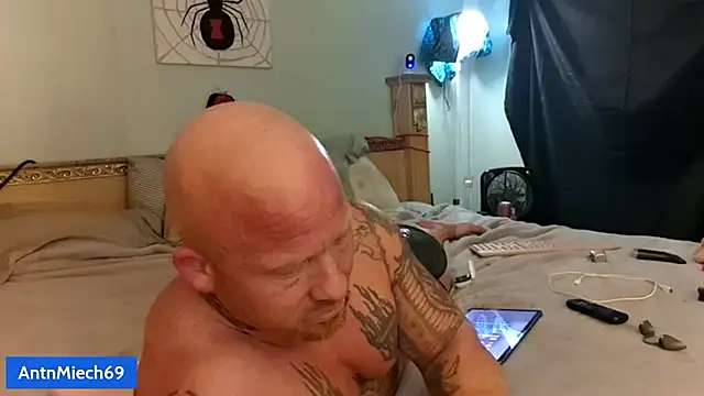 AntMeich6969 online show from 17, 10, 2025