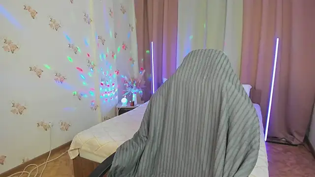  Shy Jenny  online show from 8, 5, 2026