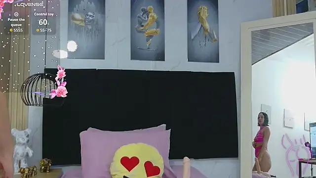 Snapshot of cutepetitee chatting on 15, 7, 2026 cutepetitee online show from 15, 7, 2026