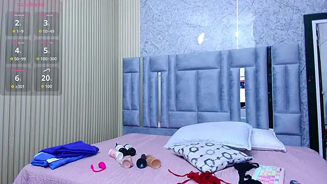 cutepetitee online show from 25, 10, 2025