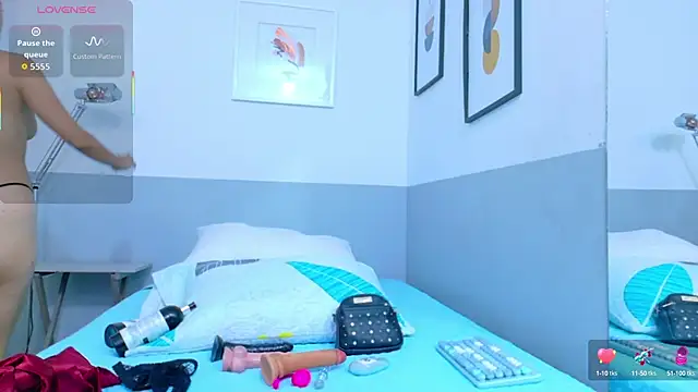 cutepetitee online show from 1, 10, 2025