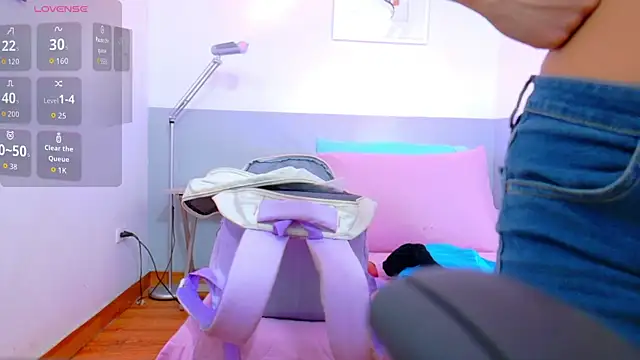 cutepetitee online show from 2, 10, 2025