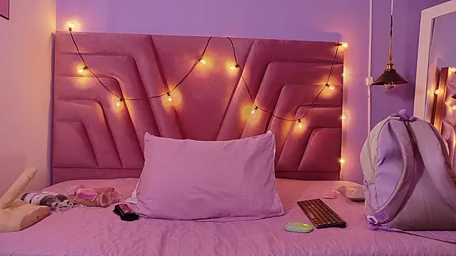 cutepetitee online show from 14, 3, 2026