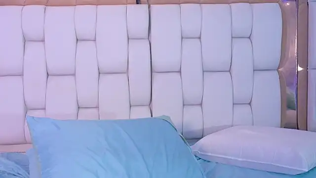 cutepetitee online show from 12, 11, 2025