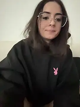 GiuliaDollx online show from 15, 4, 2026