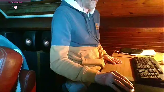 Snapshot of Vrenico-SC chatting on 9, 9, 2025 Vrenico-SC online show from 9, 9, 2025