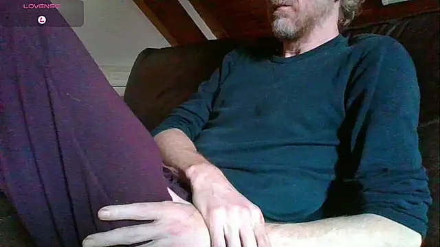 Snapshot of Vrenico-SC chatting on 19, 10, 2025 Vrenico-SC online show from 19, 10, 2025