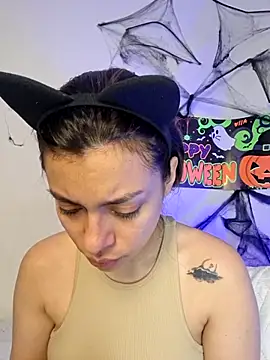 AmaiaSalvatore online show from 2, 11, 2025