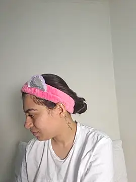 AmaiaSalvatore online show from 18, 9, 2025