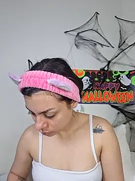 AmaiaSalvatore online show from 31, 10, 2025