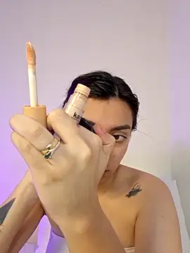 AmaiaSalvatore online show from 19, 10, 2025