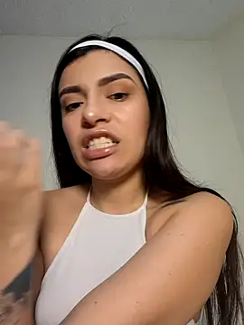 AmaiaSalvatore online show from 10, 9, 2025