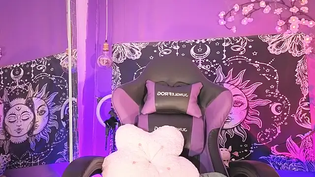 Gaia Gatex online show from 7, 2, 2026