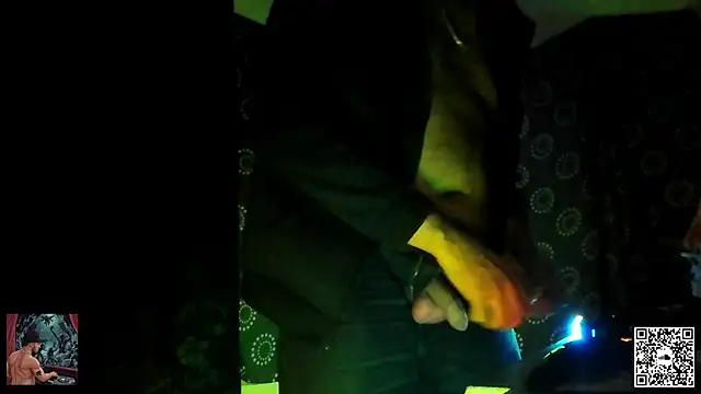 Snapshot of DjDiCKmannOnE chatting on 8, 11, 2025 DjDiCKmannOnE online show from 8, 11, 2025