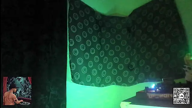 Snapshot of DjDiCKmannOnE chatting on 11, 10, 2025 DjDiCKmannOnE online show from 11, 10, 2025