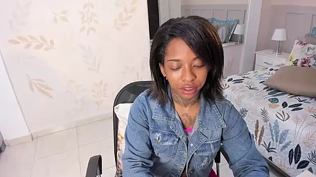 Snapshot of Pauline_Fox chatting on 16, 6, 2026 Pauline Fox online show from 16, 6, 2026