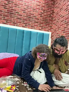 WILDKAT7 online show from 7, 2, 2026