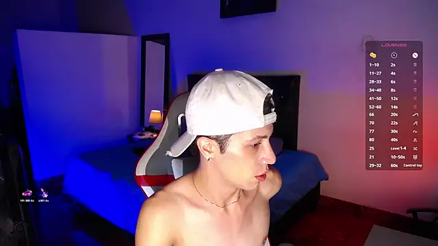 Snapshot of santiago_cutex chatting on 17, 7, 2026 santiago cutex online show from 17, 7, 2026
