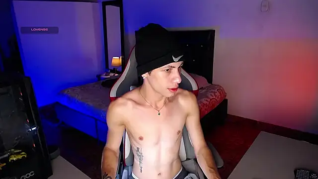 Snapshot of santiago_cutex chatting on 19, 6, 2026 santiago cutex online show from 19, 6, 2026