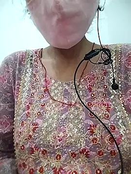 Snapshot of Miss-0012 chatting on 12, 11, 2025 Miss-0012 online show from 12, 11, 2025