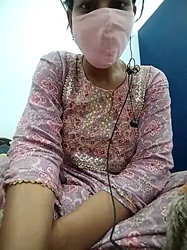 Snapshot of Miss-0012 chatting on 13, 11, 2025 Miss-0012 online show from 13, 11, 2025