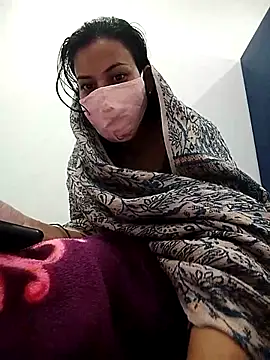 Snapshot of Miss-0012 chatting on 21, 11, 2025 Miss-0012 online show from 21, 11, 2025