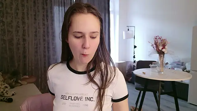 LucyRose3 online show from 4, 4, 2026