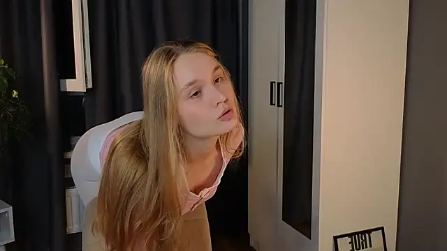 lisa schiele online show from 6, 10, 2025