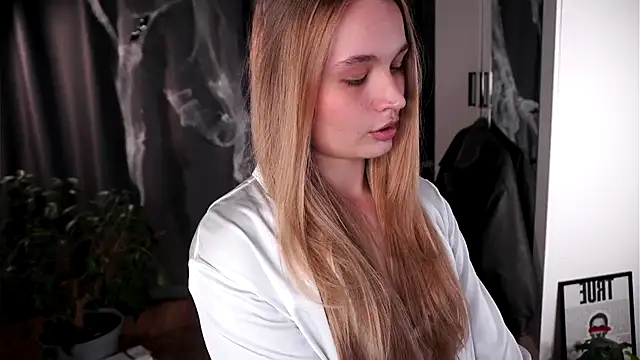 lisa schiele online show from 29, 10, 2025